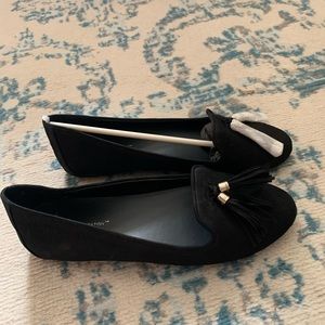 BCBG flats